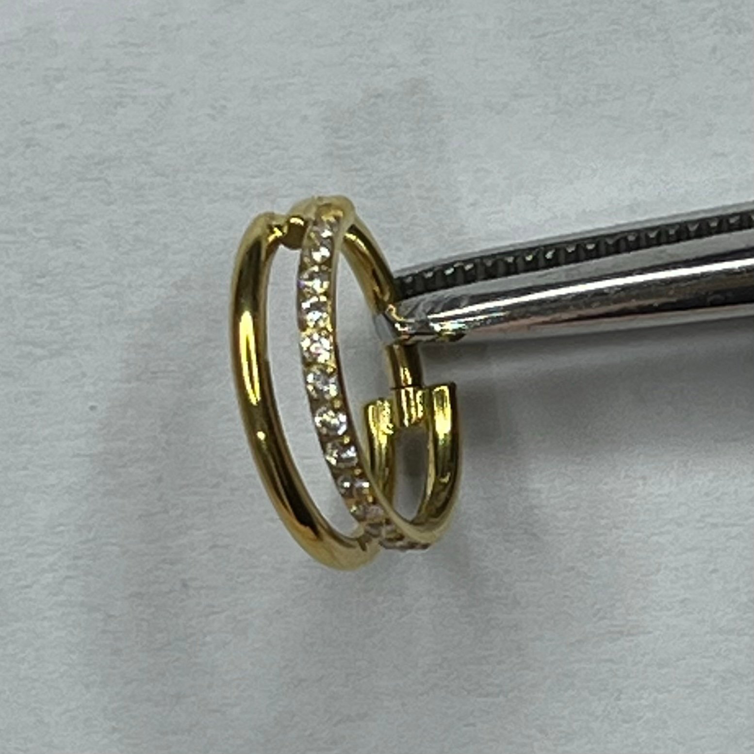 Doody - Anneau fermé clicker double doré avec un anneau serti de cristaux