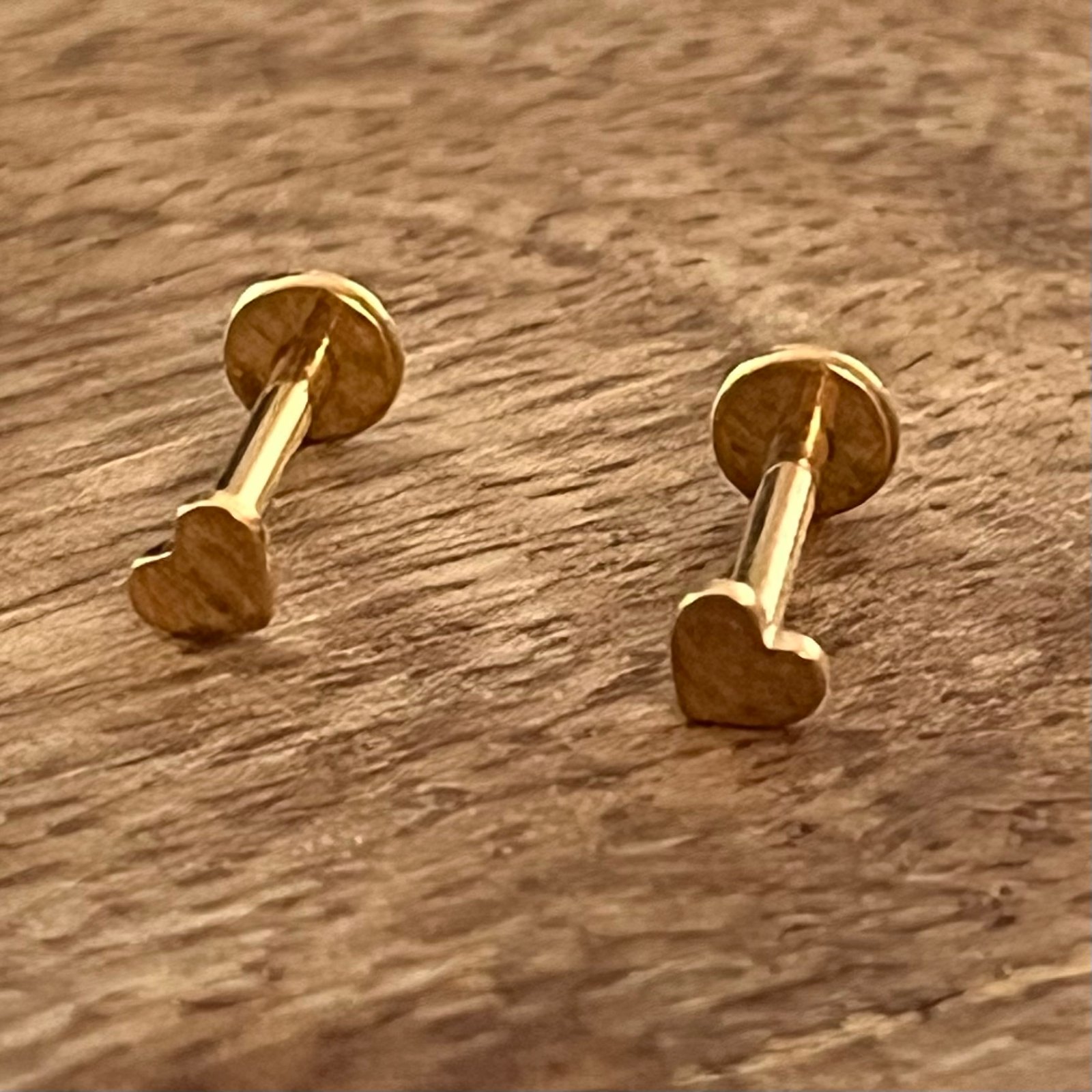 Heart - Labret interne doré avec un cœur