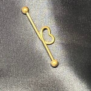 Hearty - piercing industriel doré ornementé d’une wave