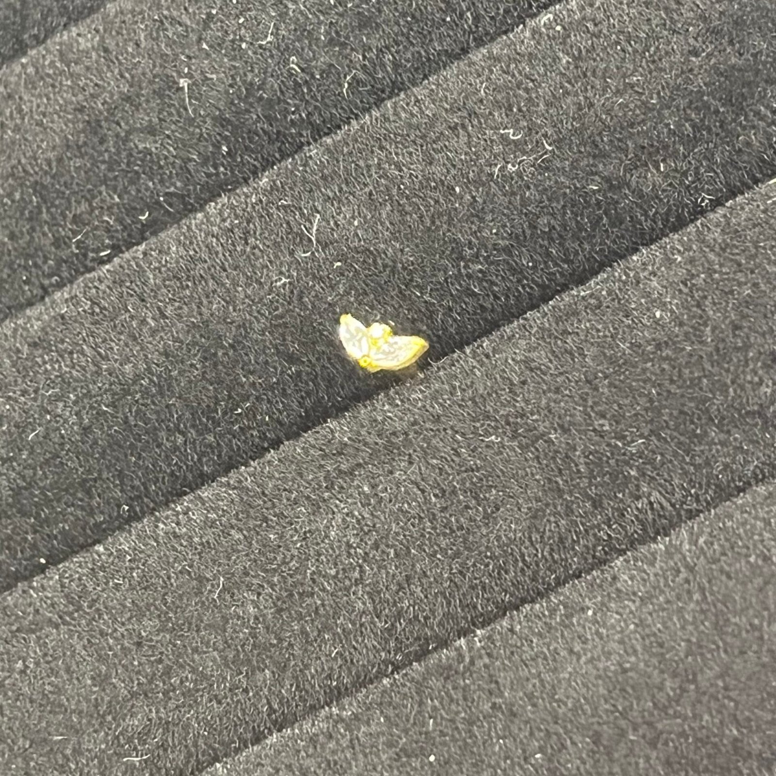 Lina - Labret doré, orné de 2 feuilles serties de cristaux