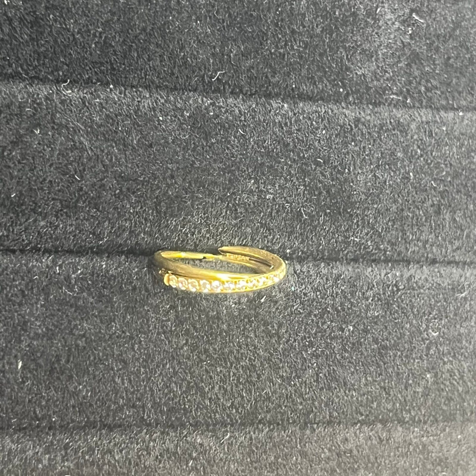 Anilo - Anneau clicker doré avec un anneau simple et un anneau orné de cristaux